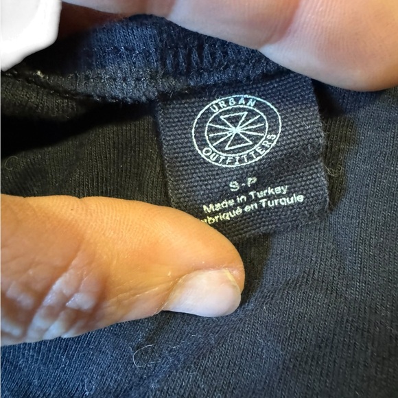 🦩5/$30🦩 Dragon Off Shoulder Crop Top - Picture 3 of 3